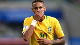 曼联新星维尼修斯续约僵局：高层与球员意志对决，影响曼联未来蓝图